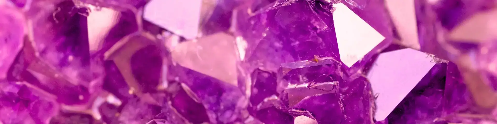 diamants de couleur violette représentant les clients